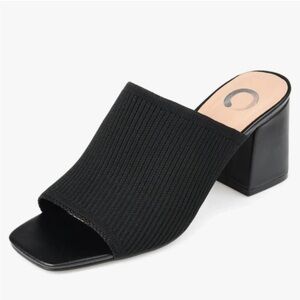 Black Journee women's wide shoe